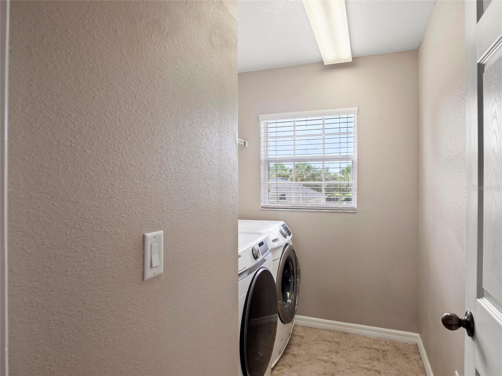Image 28 of 31 For 512 Bella Rosa Circle