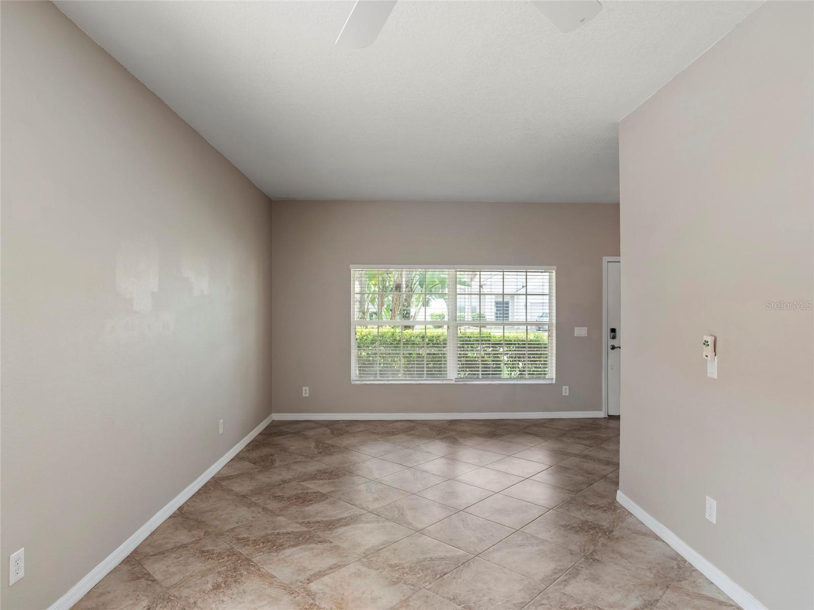 Image 5 of 31 For 512 Bella Rosa Circle
