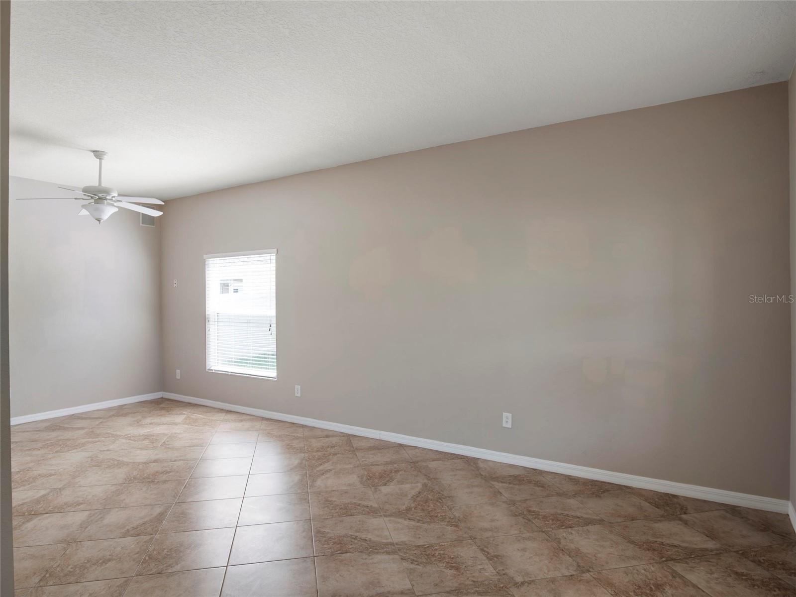 Image 6 of 31 For 512 Bella Rosa Circle