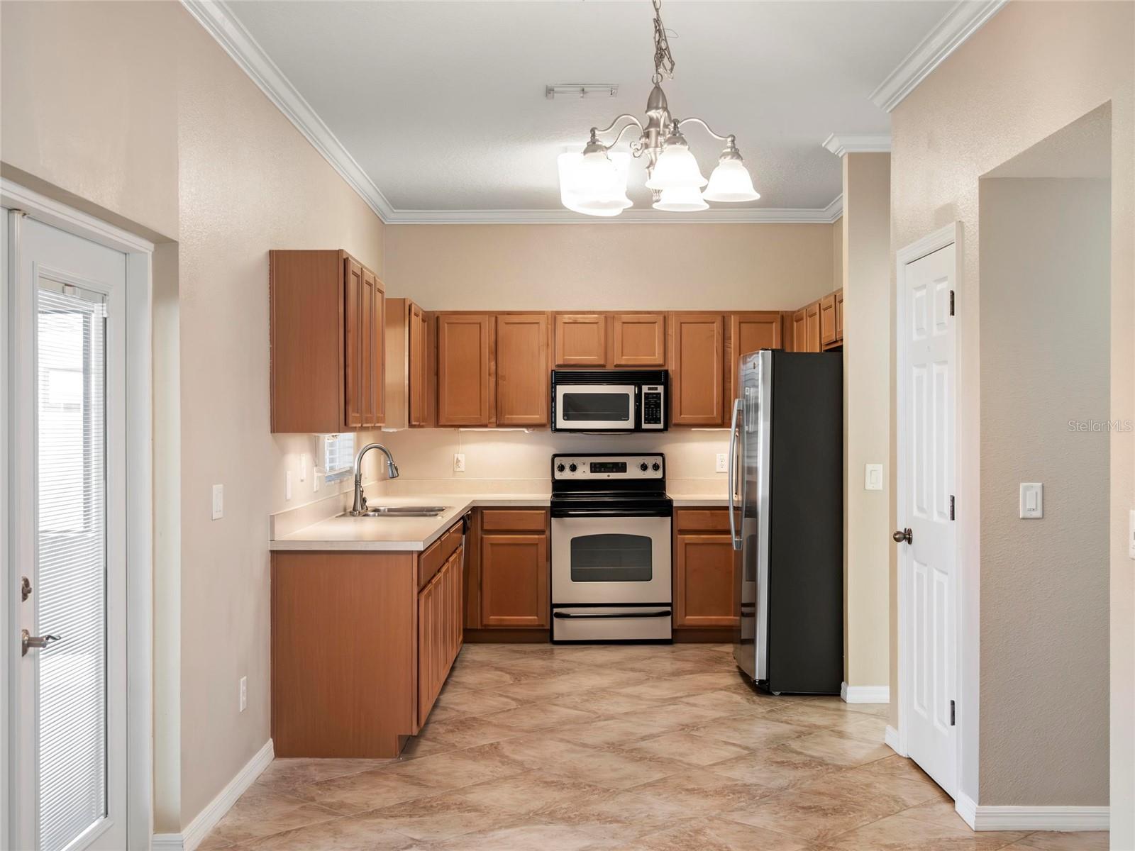 Image 7 of 31 For 512 Bella Rosa Circle