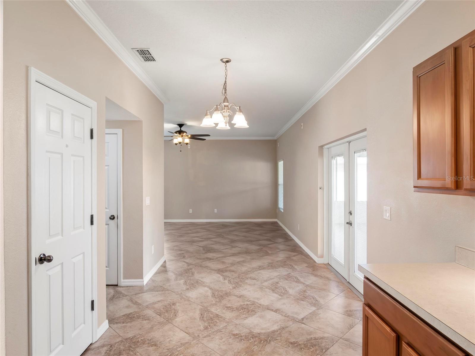 Image 9 of 31 For 512 Bella Rosa Circle