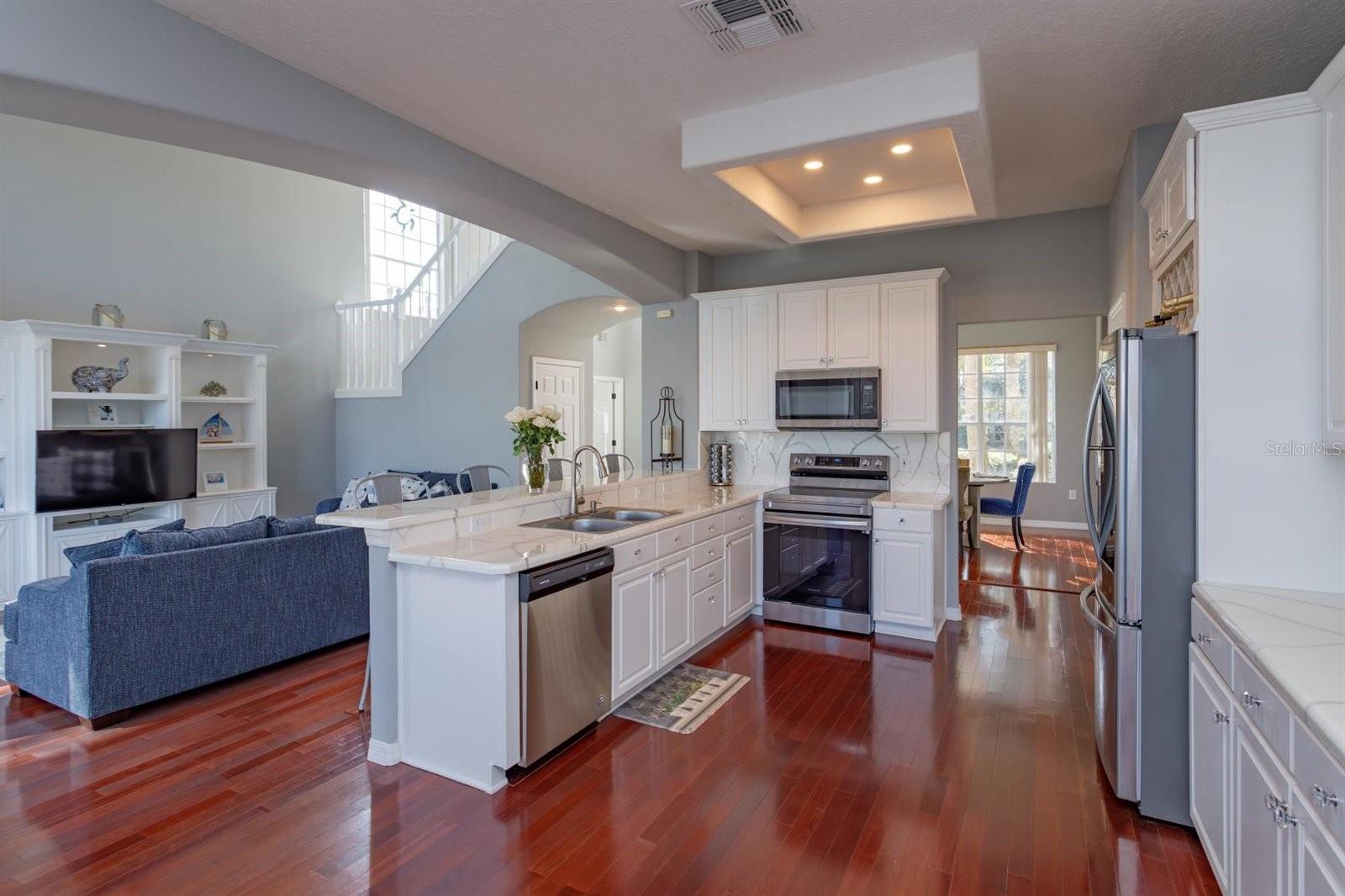 Image 11 of 30 For 1703 Golfview Drive