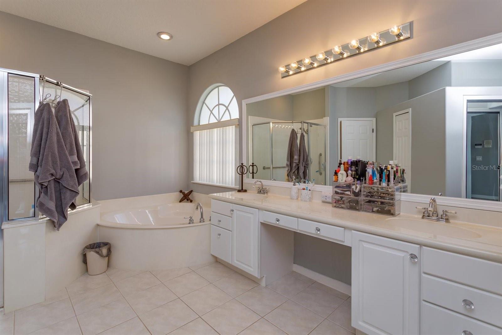 Image 15 of 30 For 1703 Golfview Drive