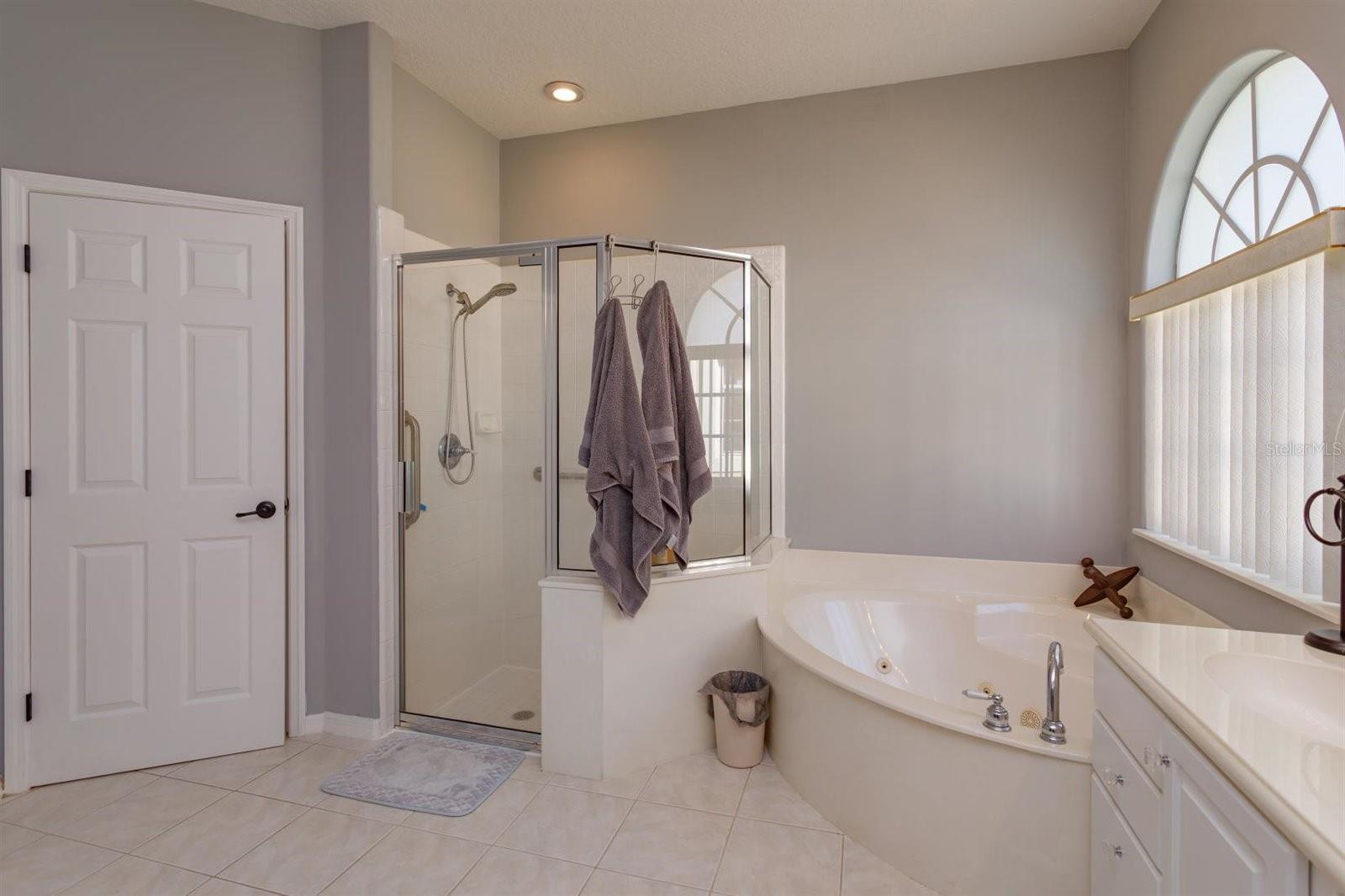 Image 16 of 30 For 1703 Golfview Drive