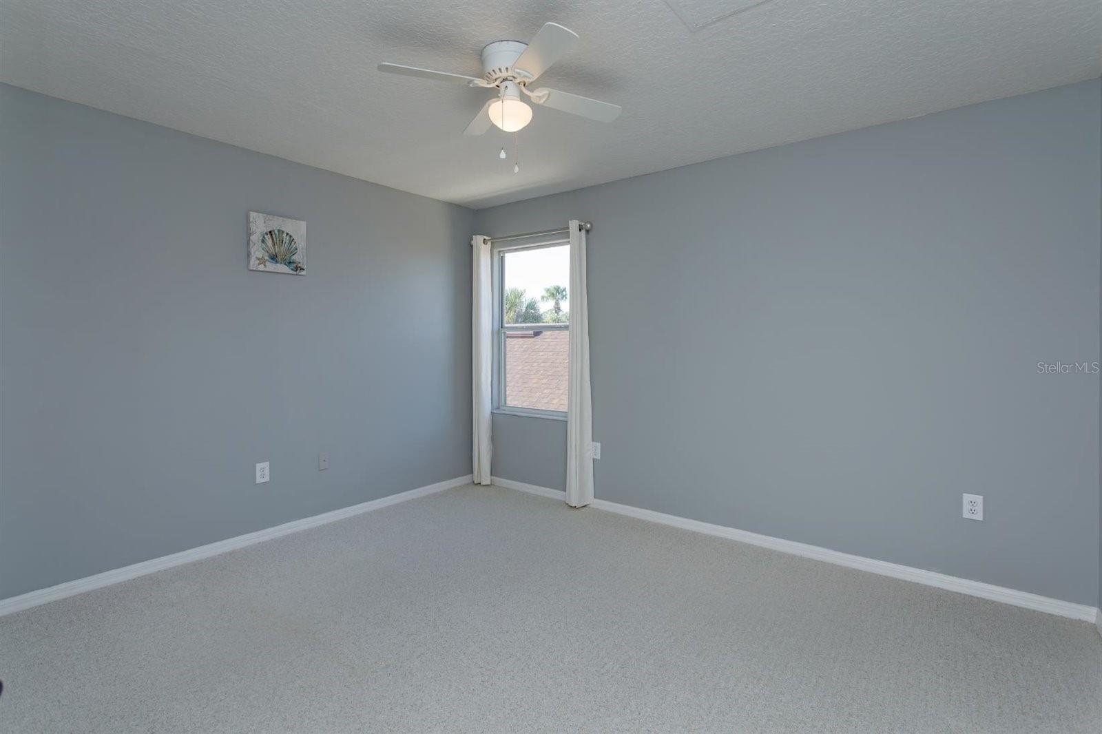 Image 19 of 30 For 1703 Golfview Drive