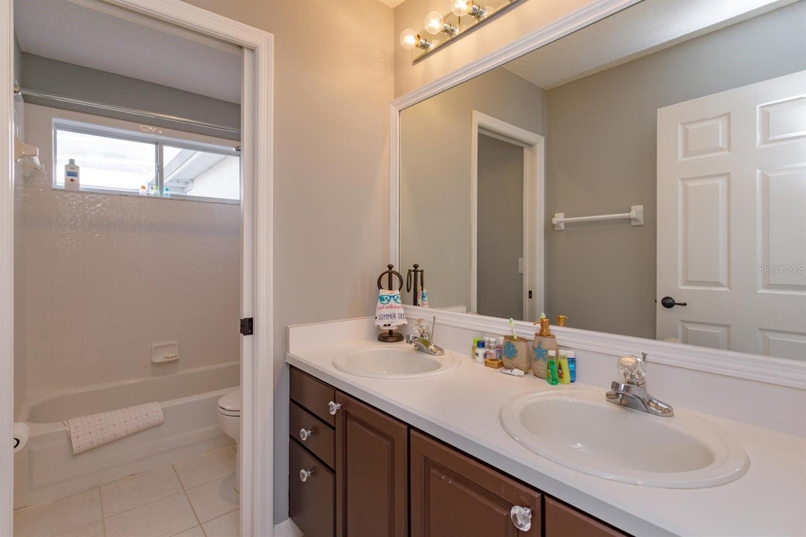 Image 20 of 30 For 1703 Golfview Drive