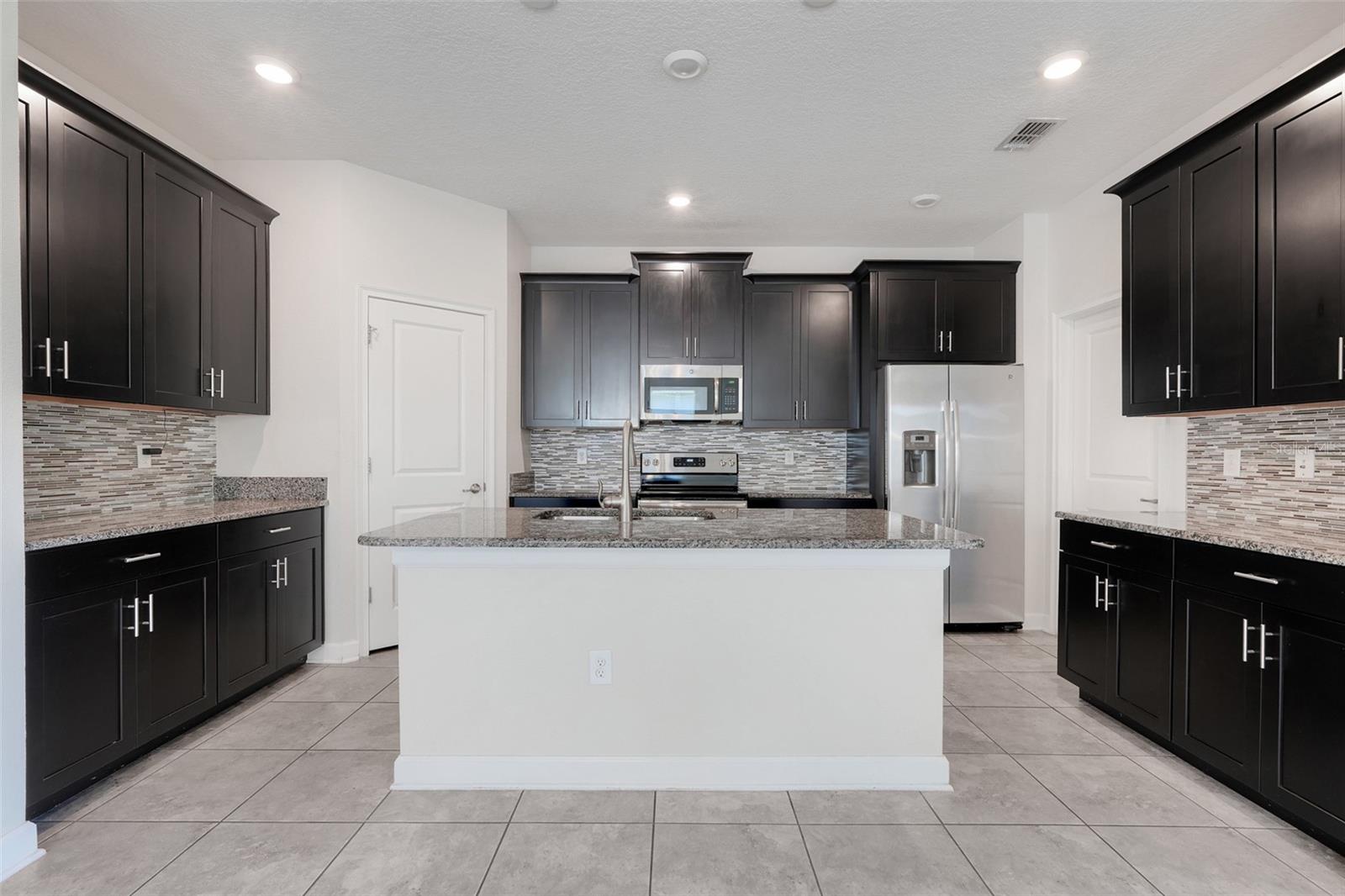 Image 5 of 36 For 10091 Lovegrass Ln