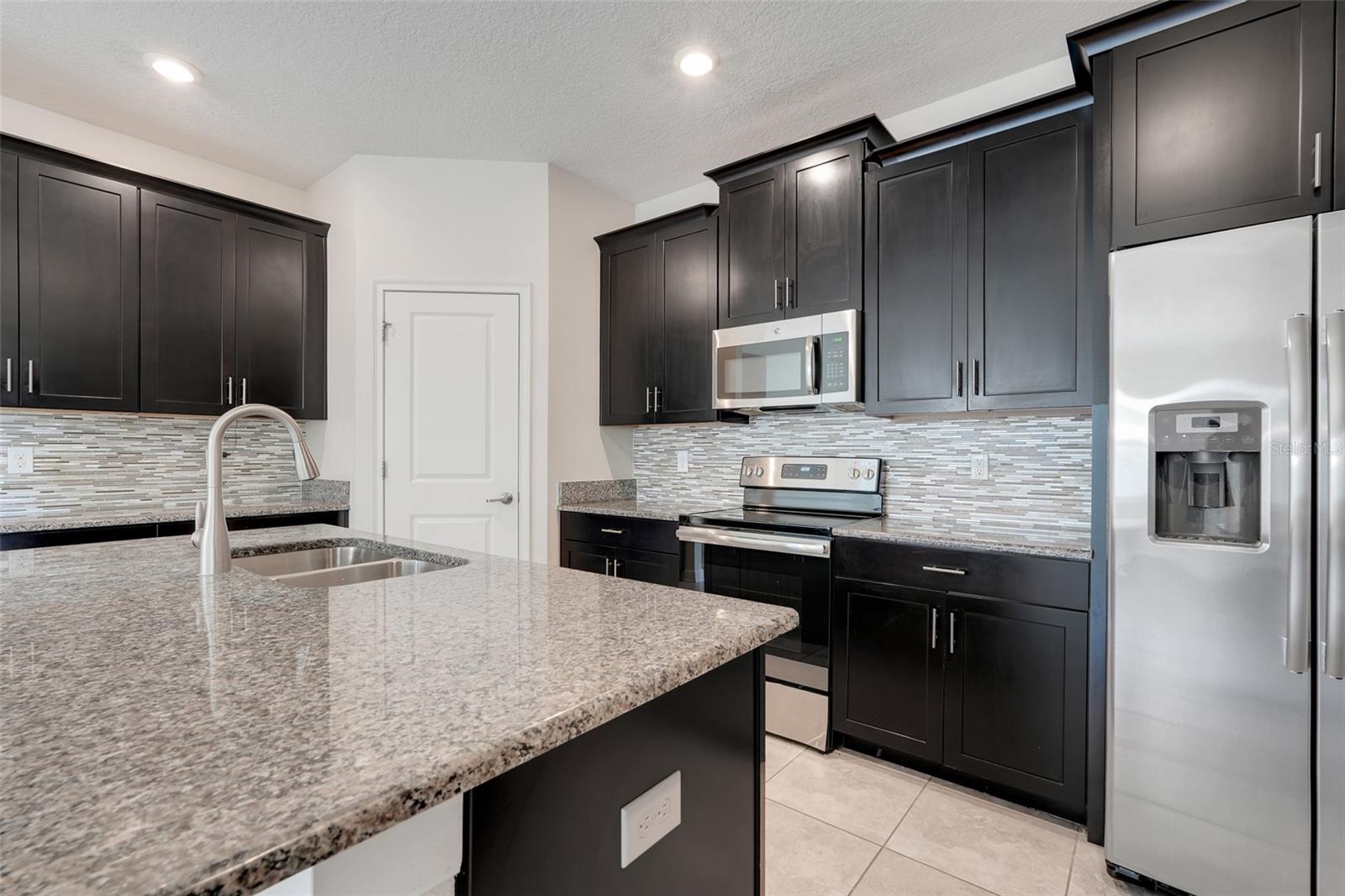 Image 6 of 36 For 10091 Lovegrass Ln