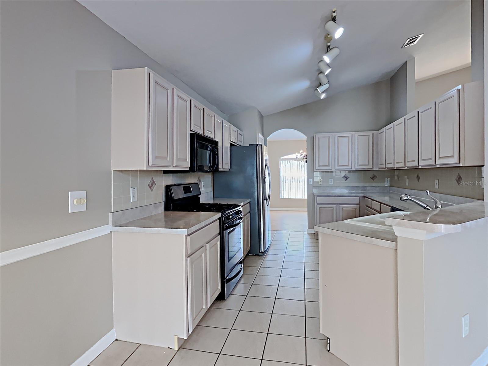 Image 3 of 17 For 214 Prince Charles Drive