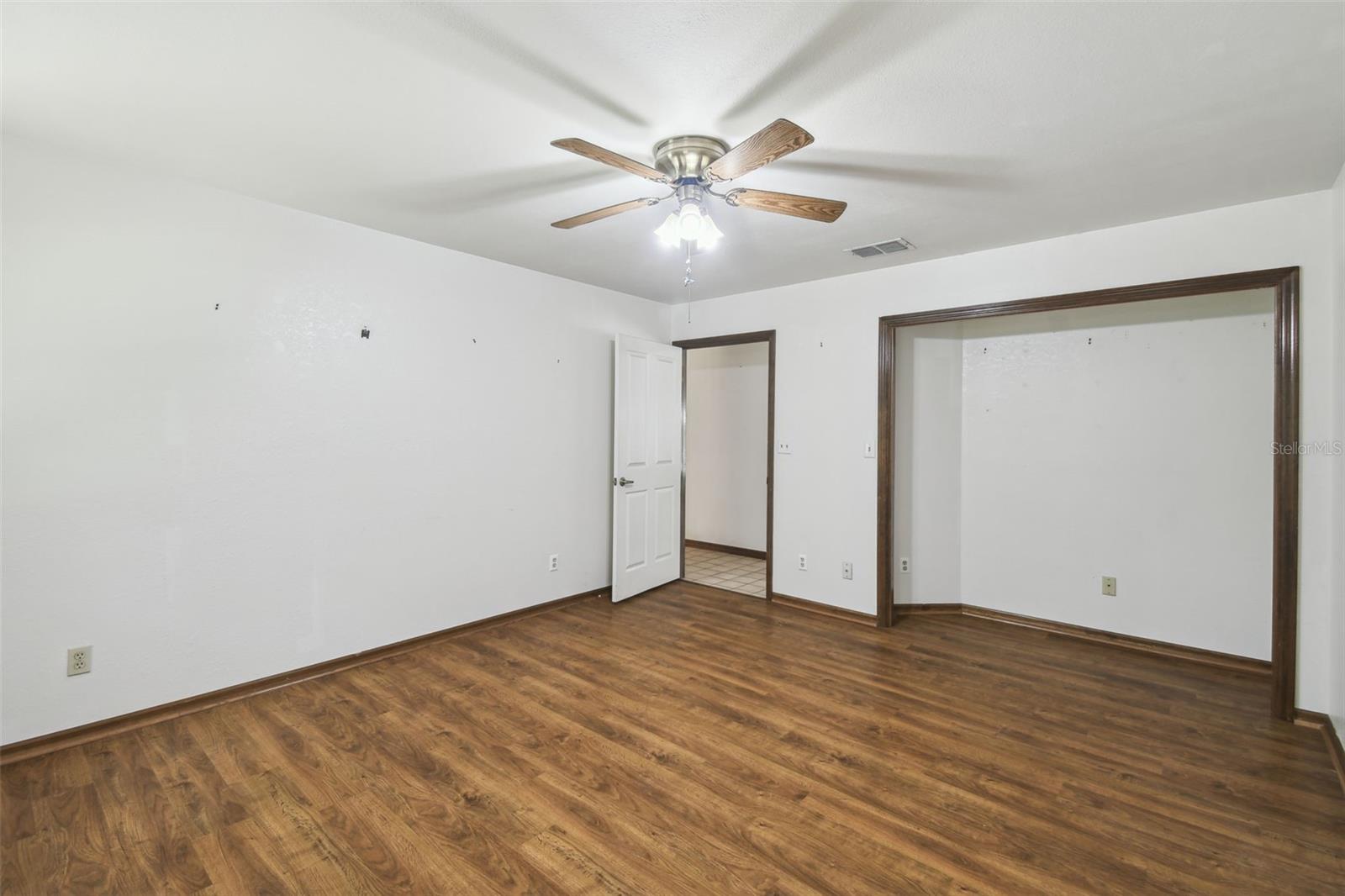 Image 31 of 39 For 2900 Sunrise Street