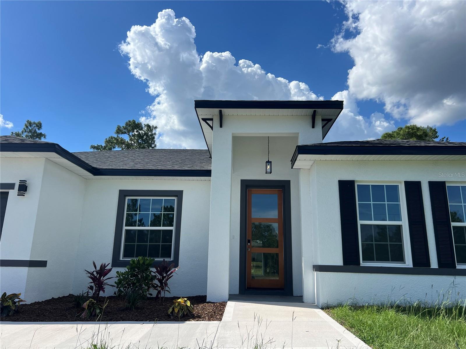 Listing photo id 2 for 569 Marion Oaks Manor
