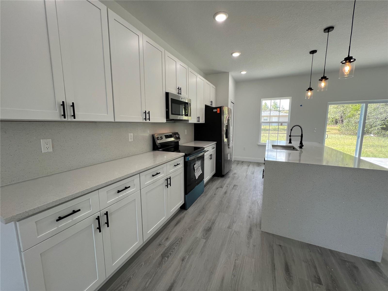 Listing photo id 3 for 569 Marion Oaks Manor