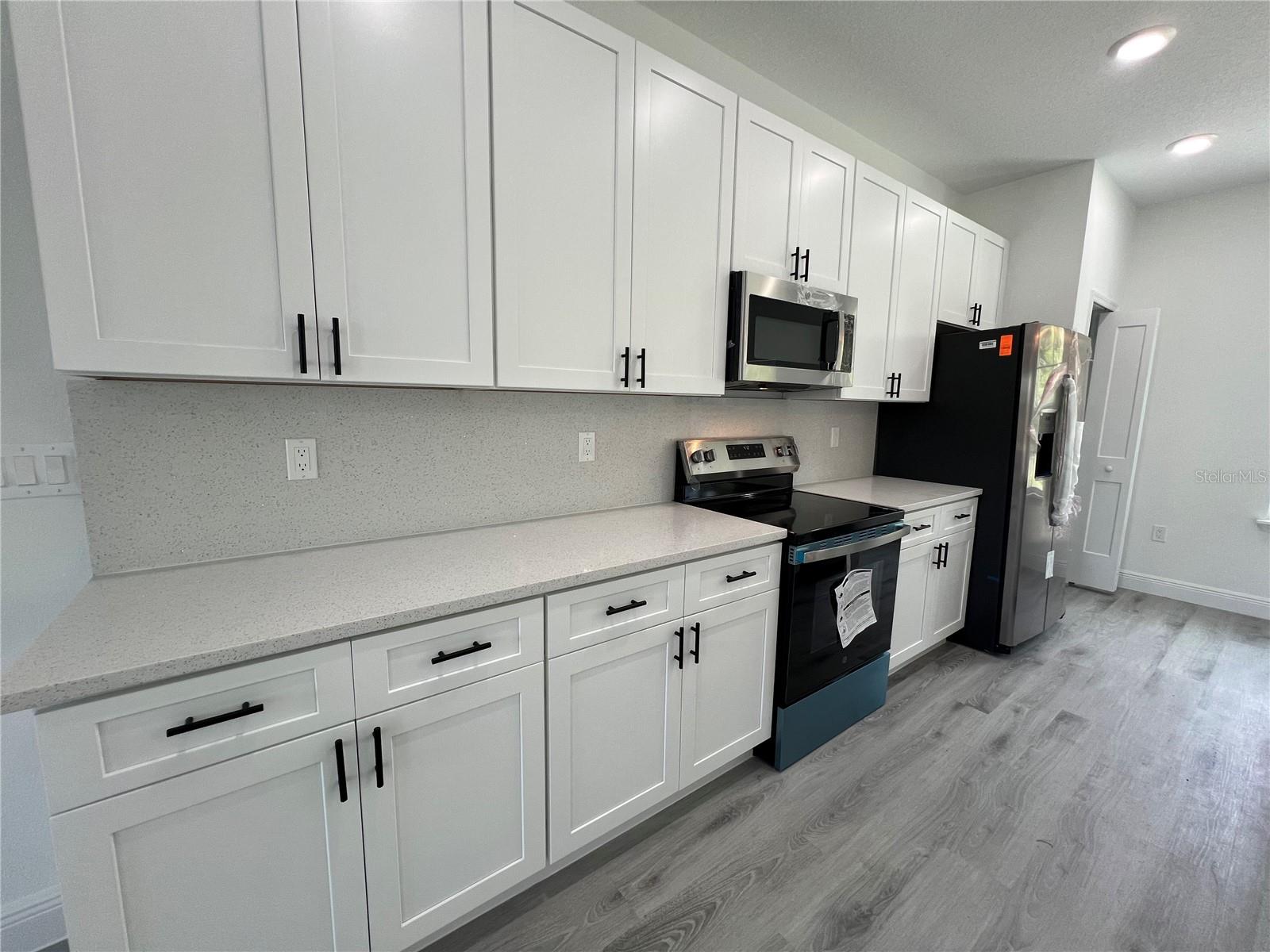 Listing photo id 4 for 569 Marion Oaks Manor