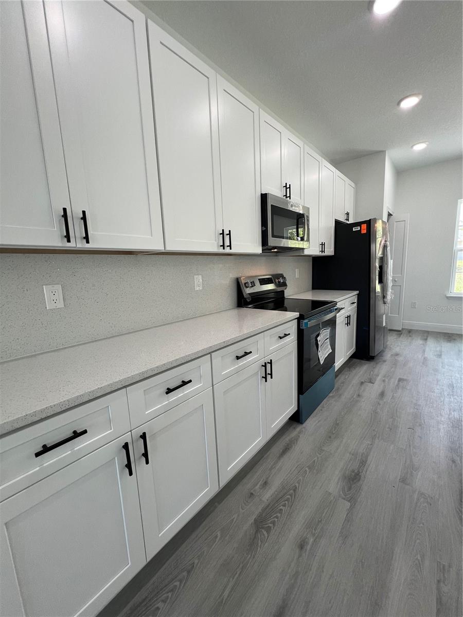 Listing photo id 7 for 569 Marion Oaks Manor