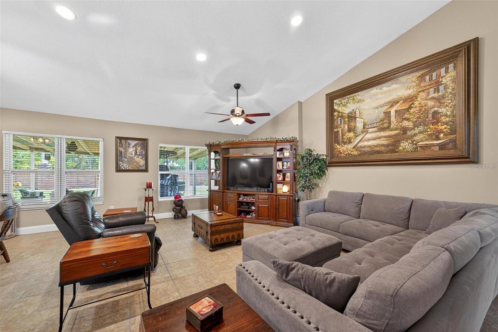 Image 5 of 45 For 5704 Bay Side Drive