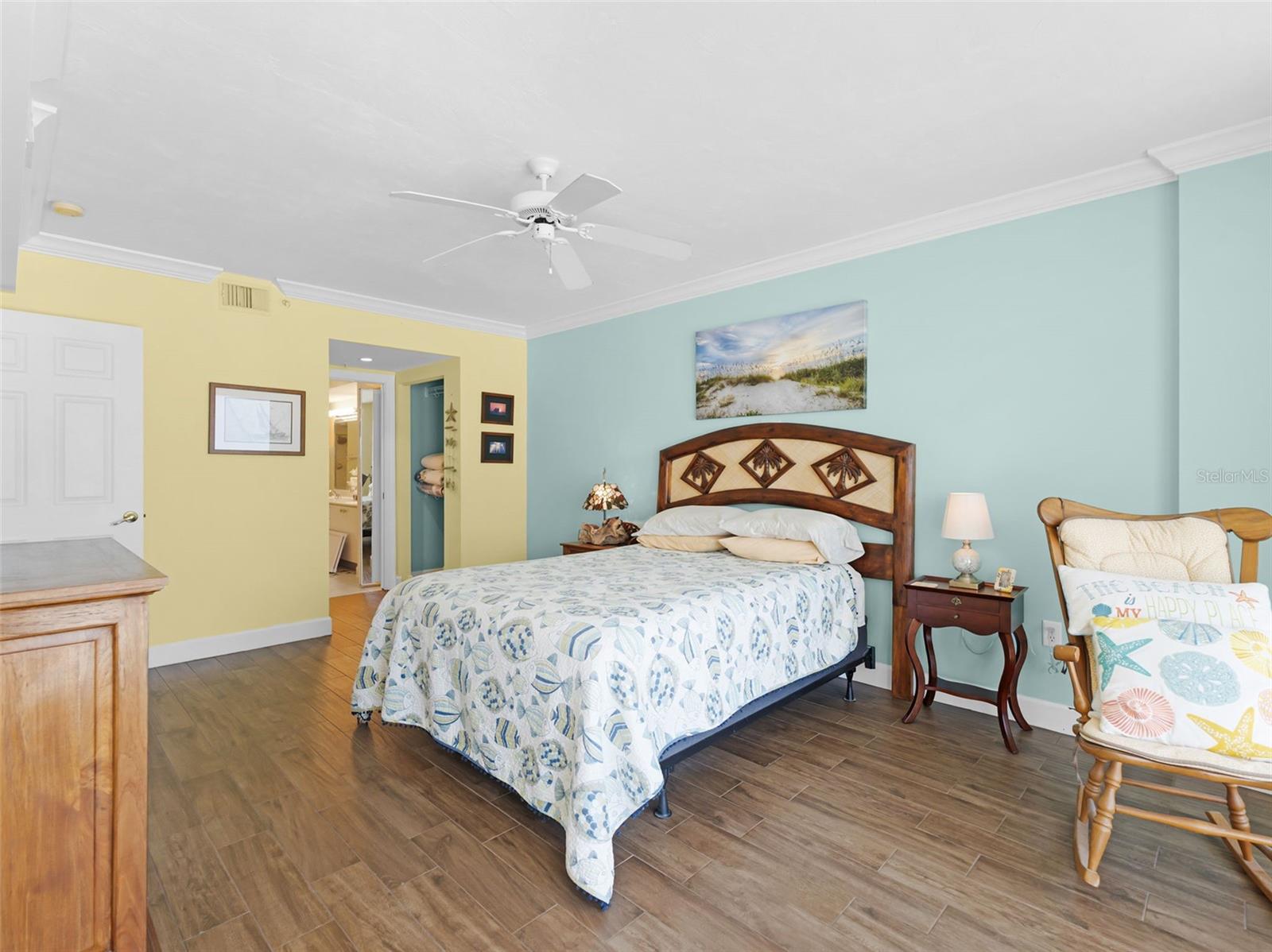 Image 10 of 77 For 4631 Atlantic Avenue 8102