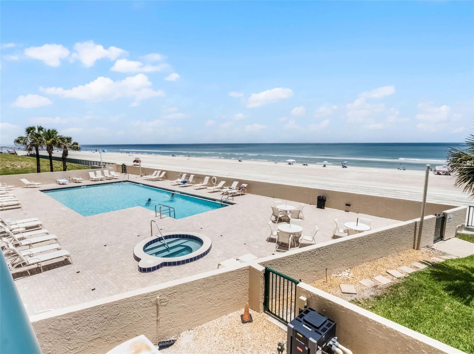 Image 20 of 77 For 4631 Atlantic Avenue 8102