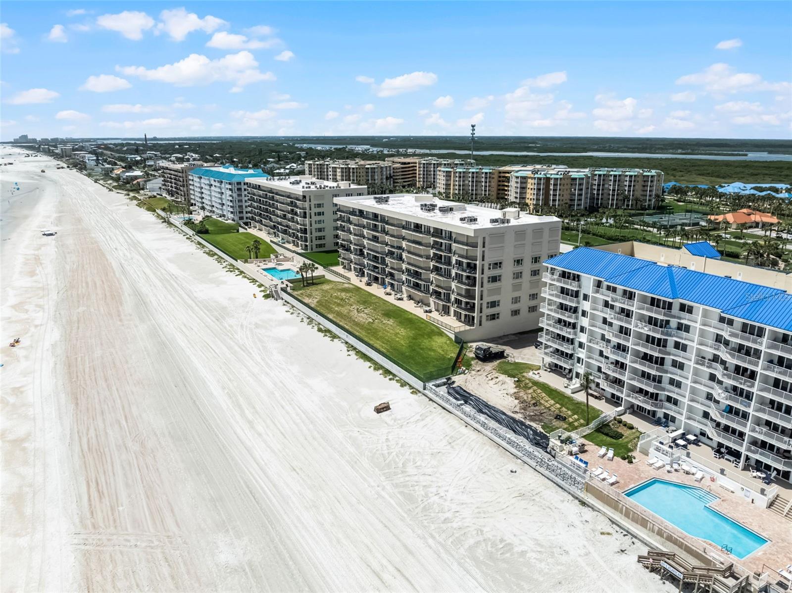 Image 26 of 77 For 4631 Atlantic Avenue 8102