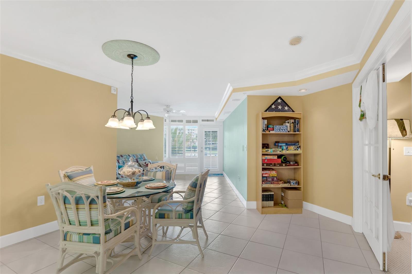 Image 34 of 77 For 4631 Atlantic Avenue 8102