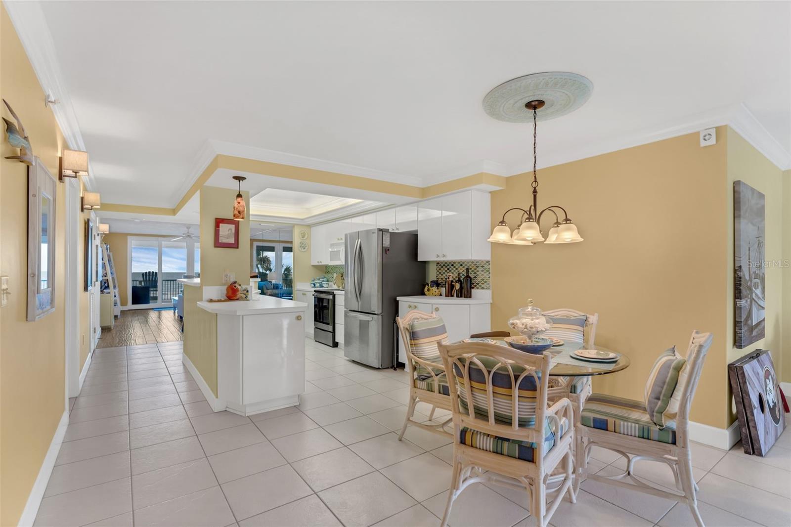 Image 35 of 77 For 4631 Atlantic Avenue 8102