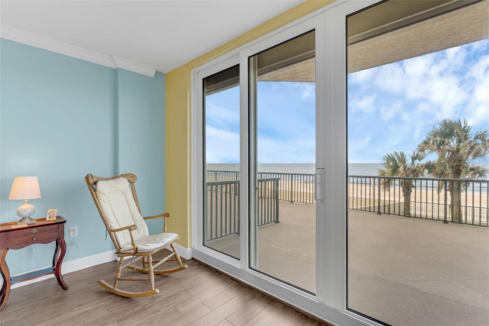 Image 59 of 77 For 4631 Atlantic Avenue 8102