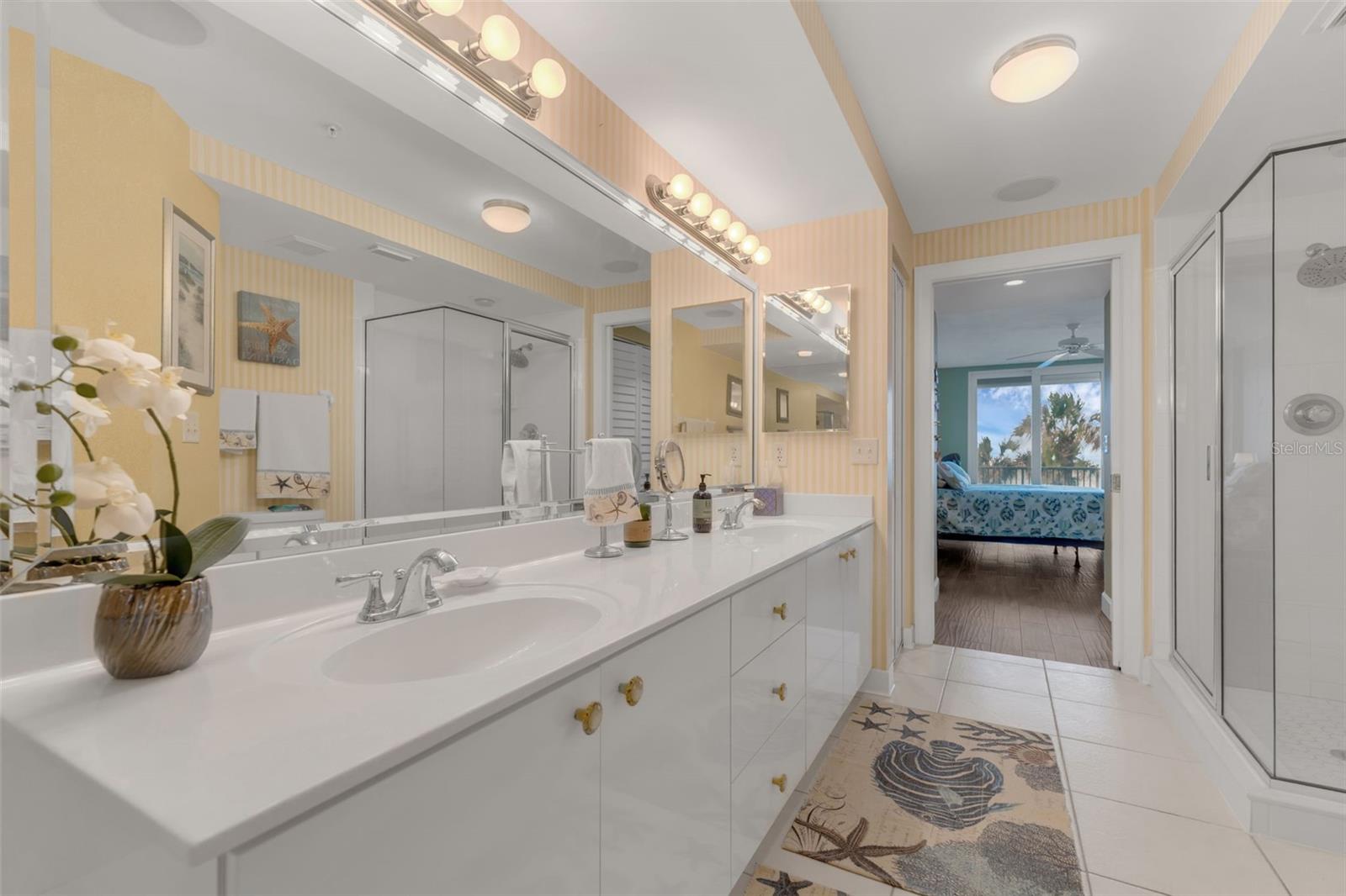 Image 65 of 77 For 4631 Atlantic Avenue 8102