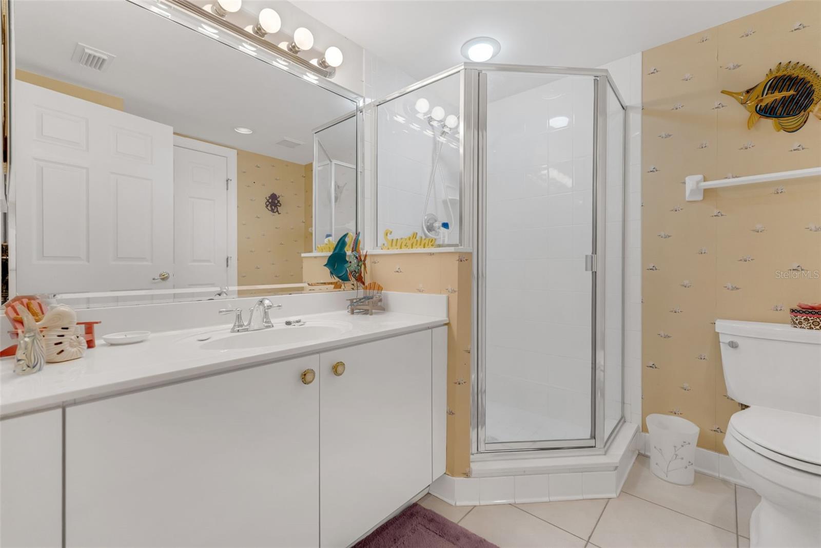 Image 66 of 77 For 4631 Atlantic Avenue 8102