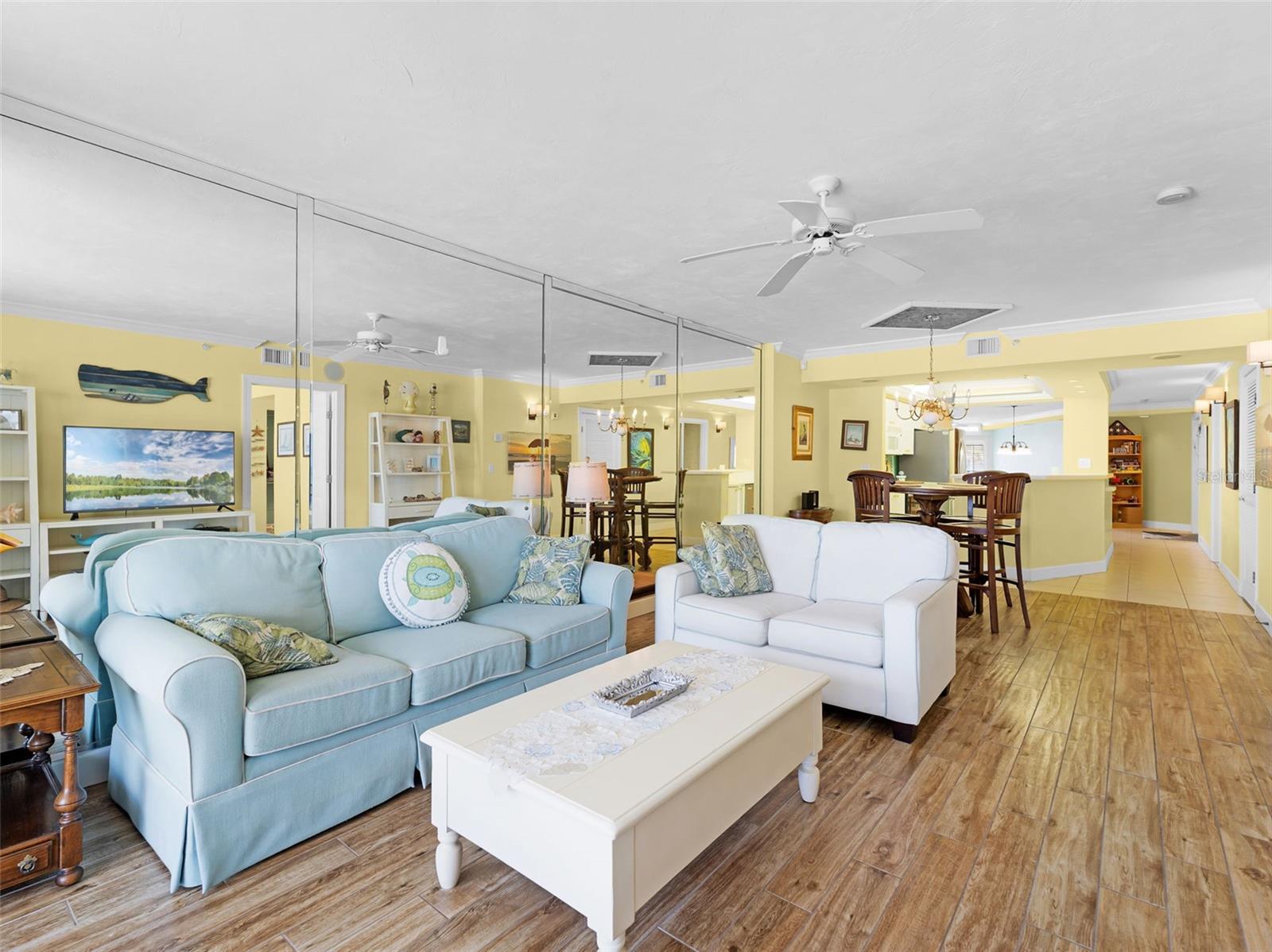 Image 7 of 77 For 4631 Atlantic Avenue 8102