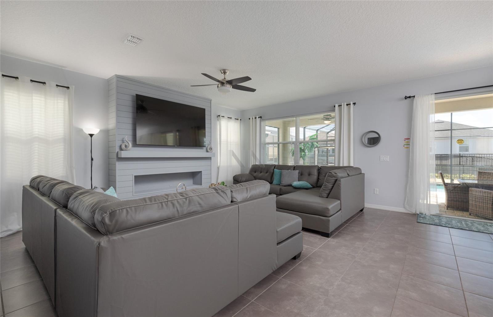Image 3 of 32 For 1811 Caribbean View Terrace