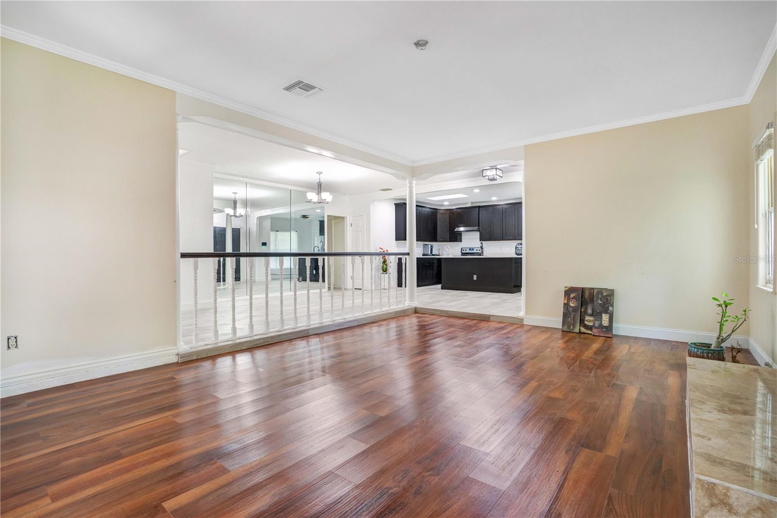 Image 10 of 25 For 243 Shadowbay Boulevard