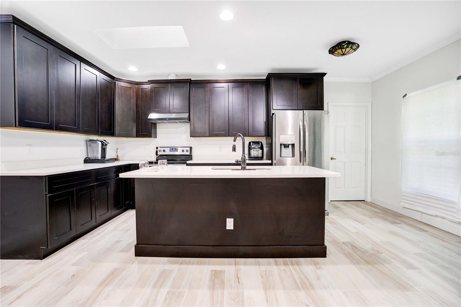 Image 12 of 25 For 243 Shadowbay Boulevard