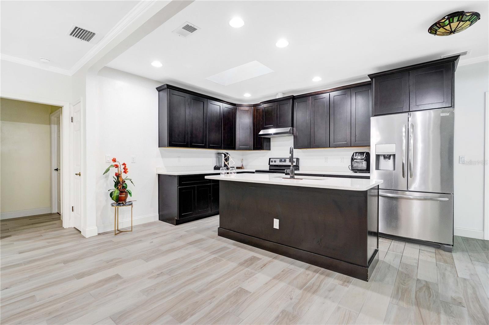 Image 13 of 25 For 243 Shadowbay Boulevard