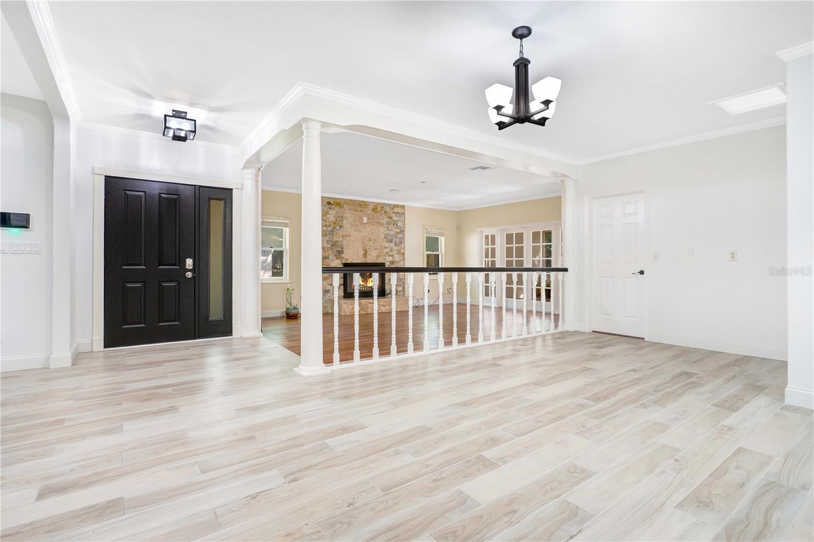 Image 3 of 25 For 243 Shadowbay Boulevard
