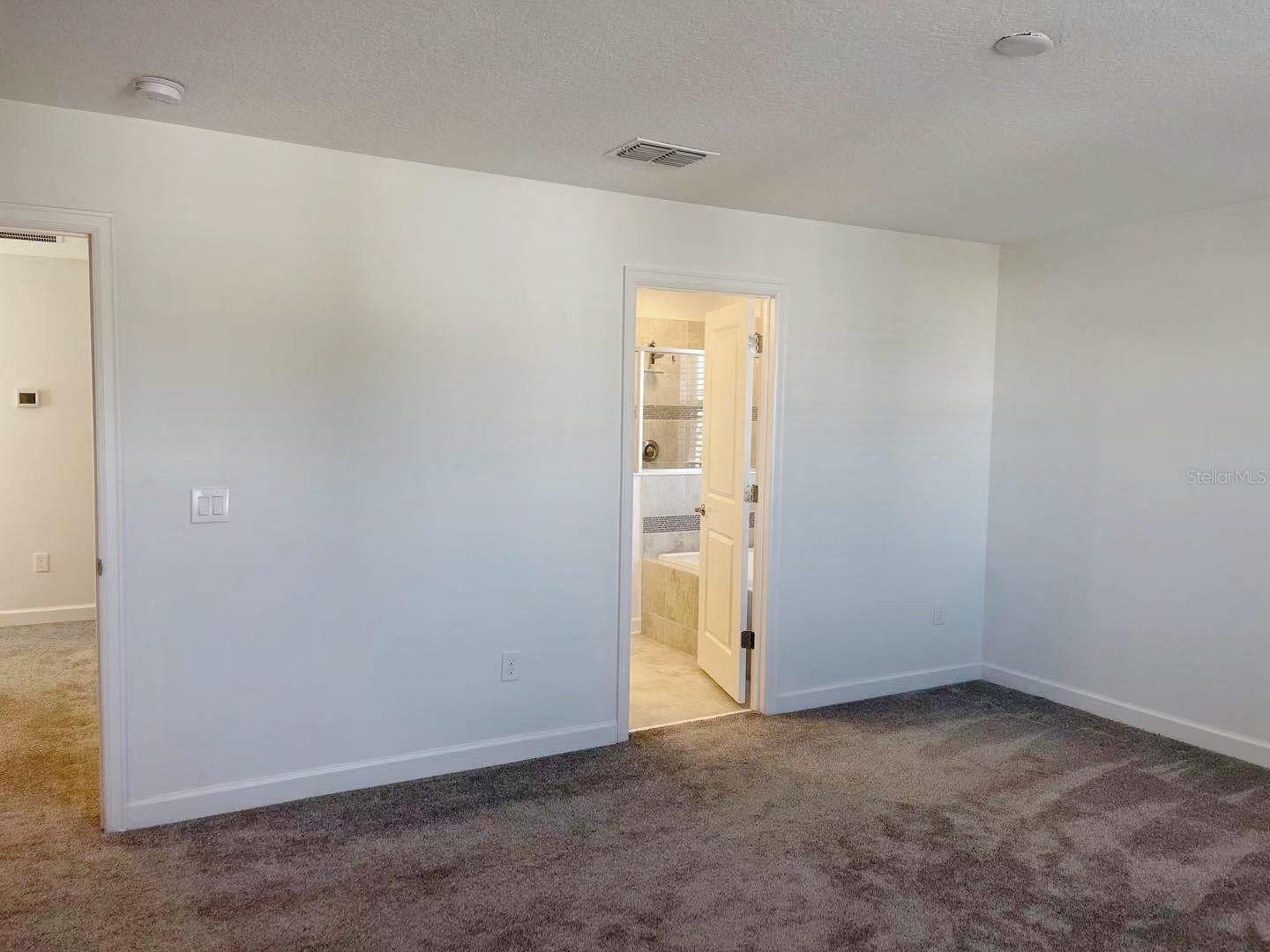 Image 33 of 50 For 11070 Longleaf Woods Drive