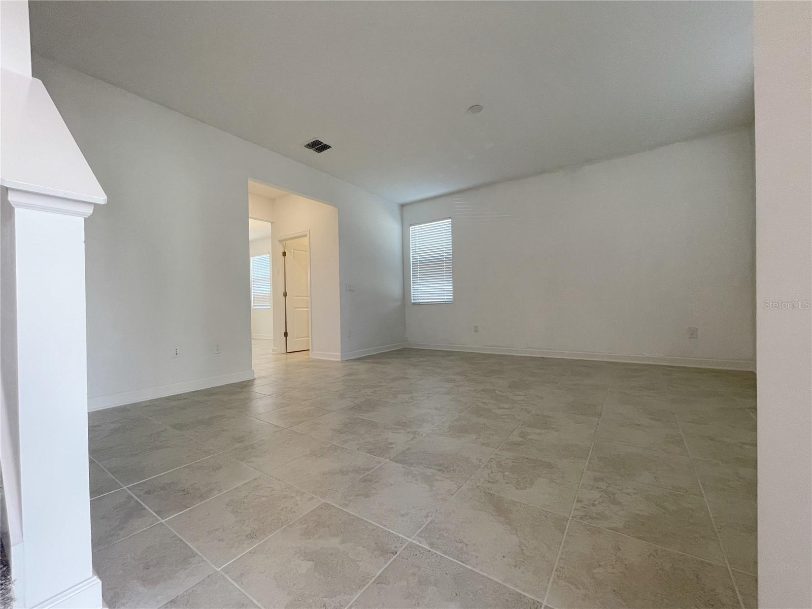 Image 7 of 50 For 11070 Longleaf Woods Drive