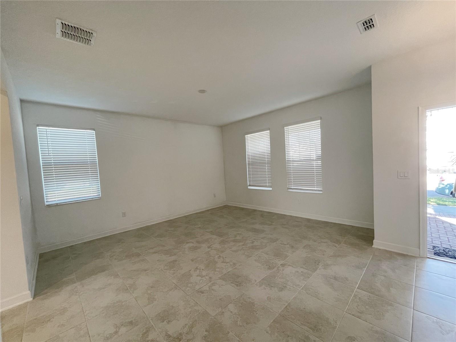 Image 8 of 50 For 11070 Longleaf Woods Drive