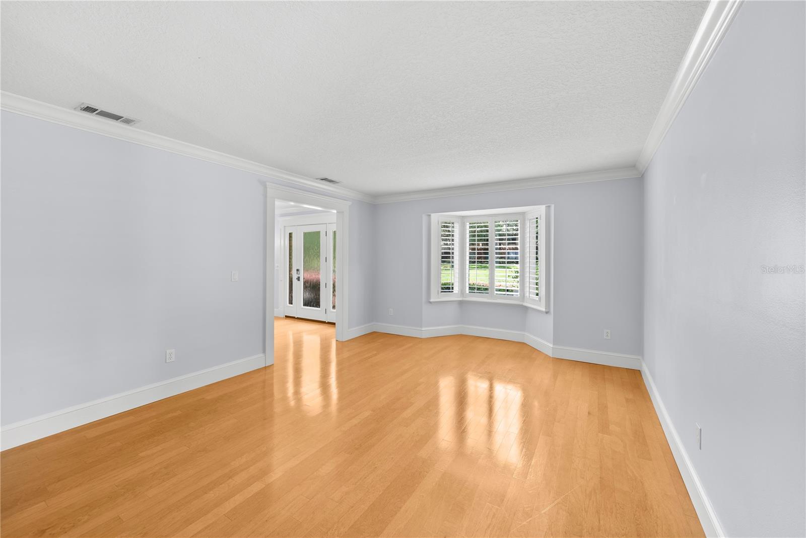Image 14 of 39 For 2592 Westminster Terrace