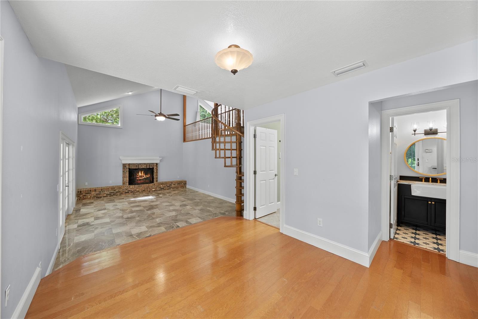 Image 17 of 39 For 2592 Westminster Terrace