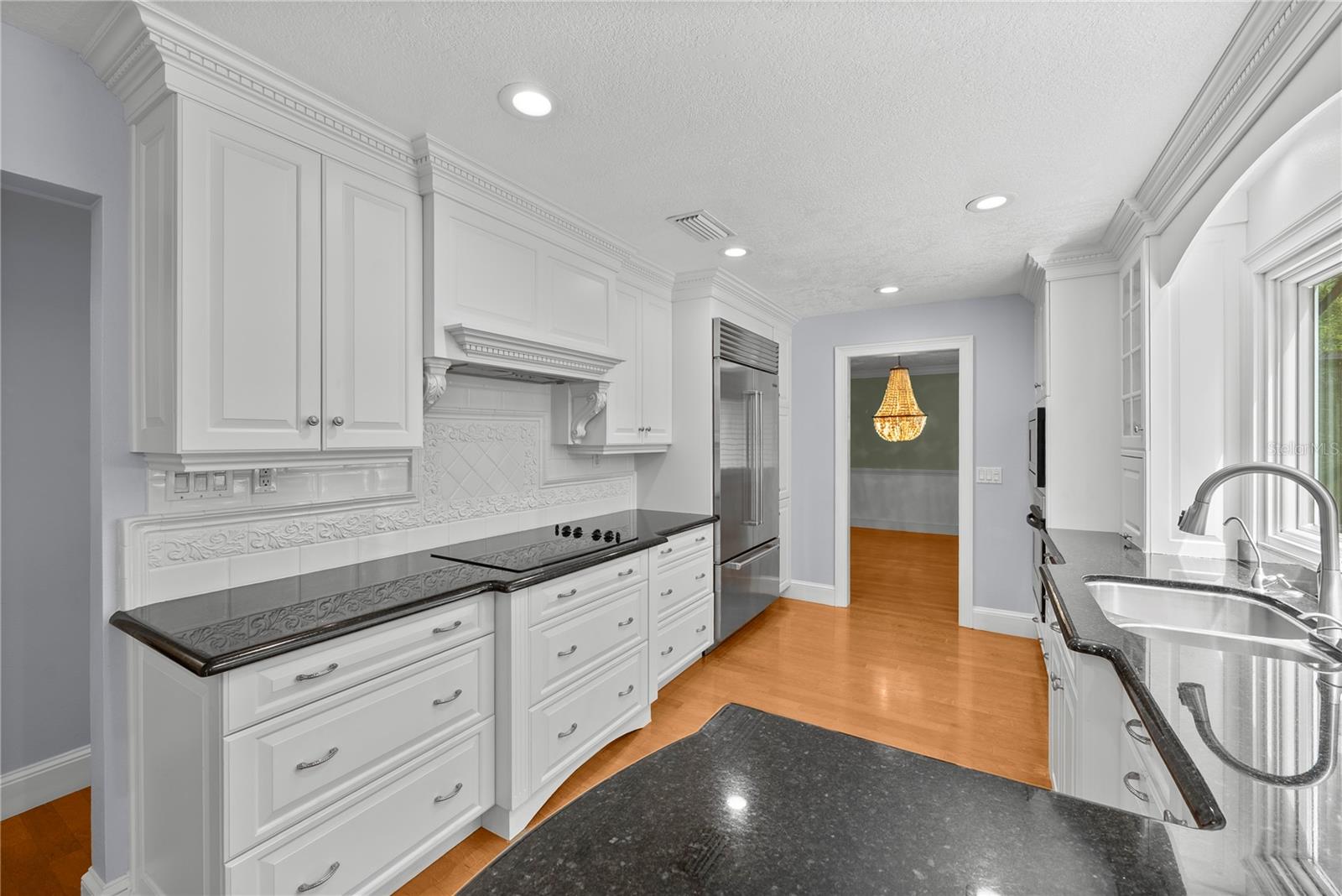 Image 18 of 39 For 2592 Westminster Terrace