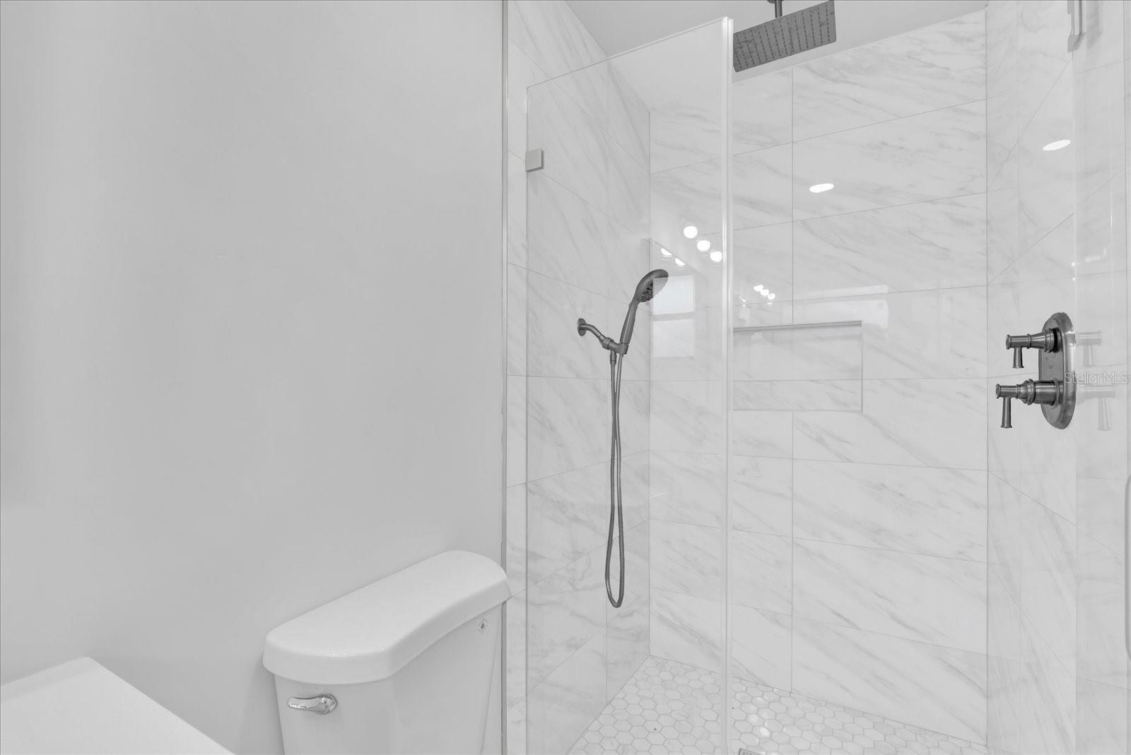 Image 7 of 18 For 2601 Telstar Avenue
