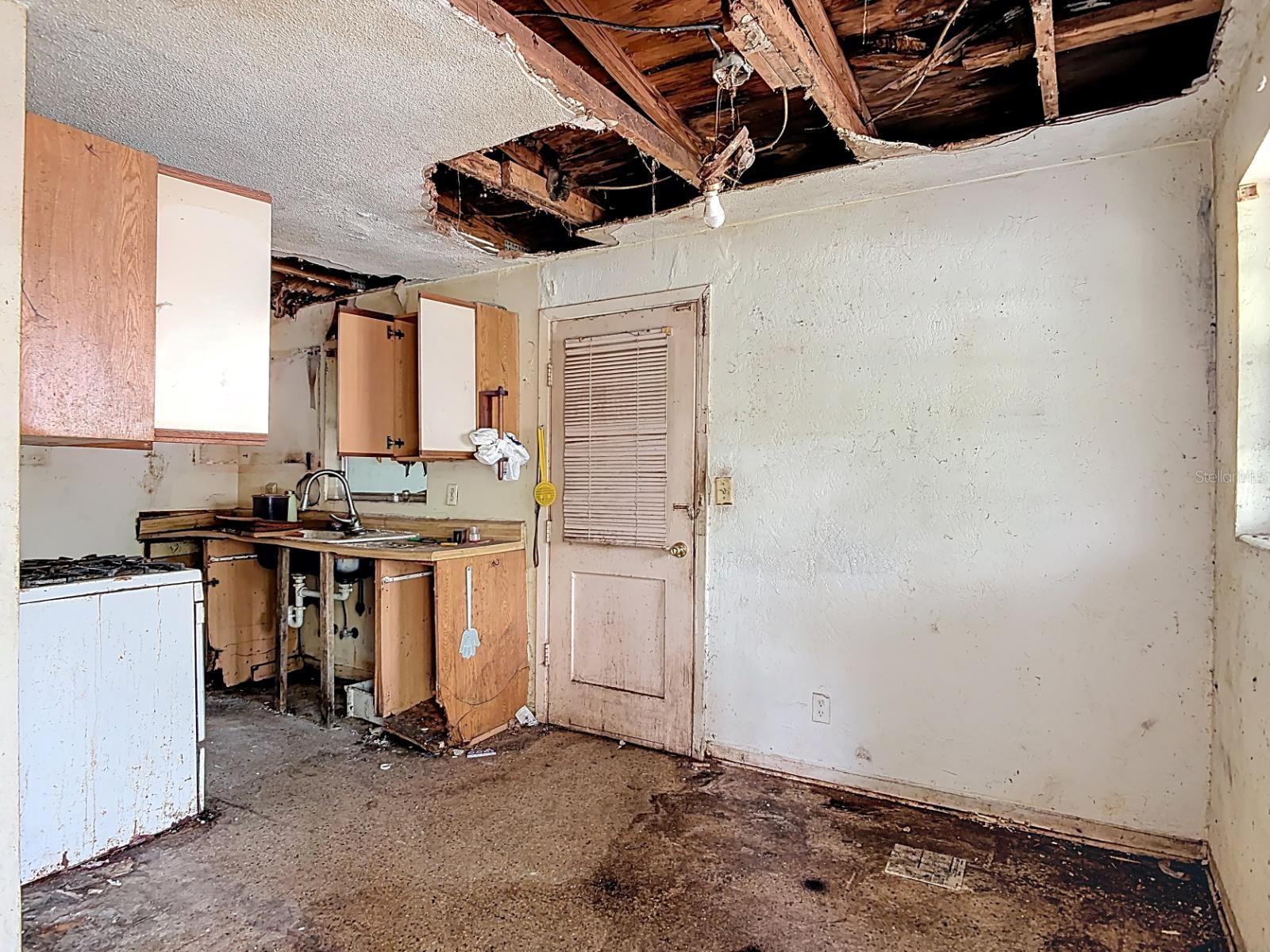 Image 6 of 15 For 128 Kingston Avenue