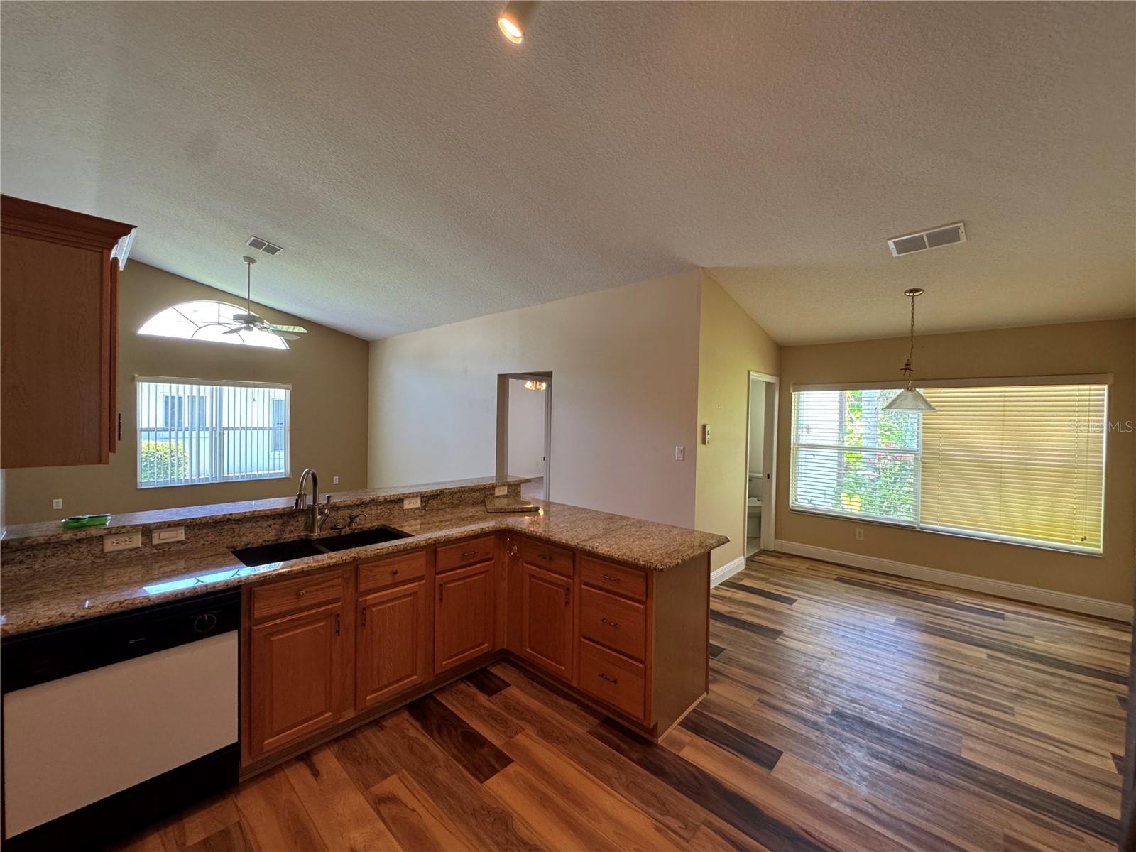 Image 6 of 33 For 3807 Plantation Boulevard