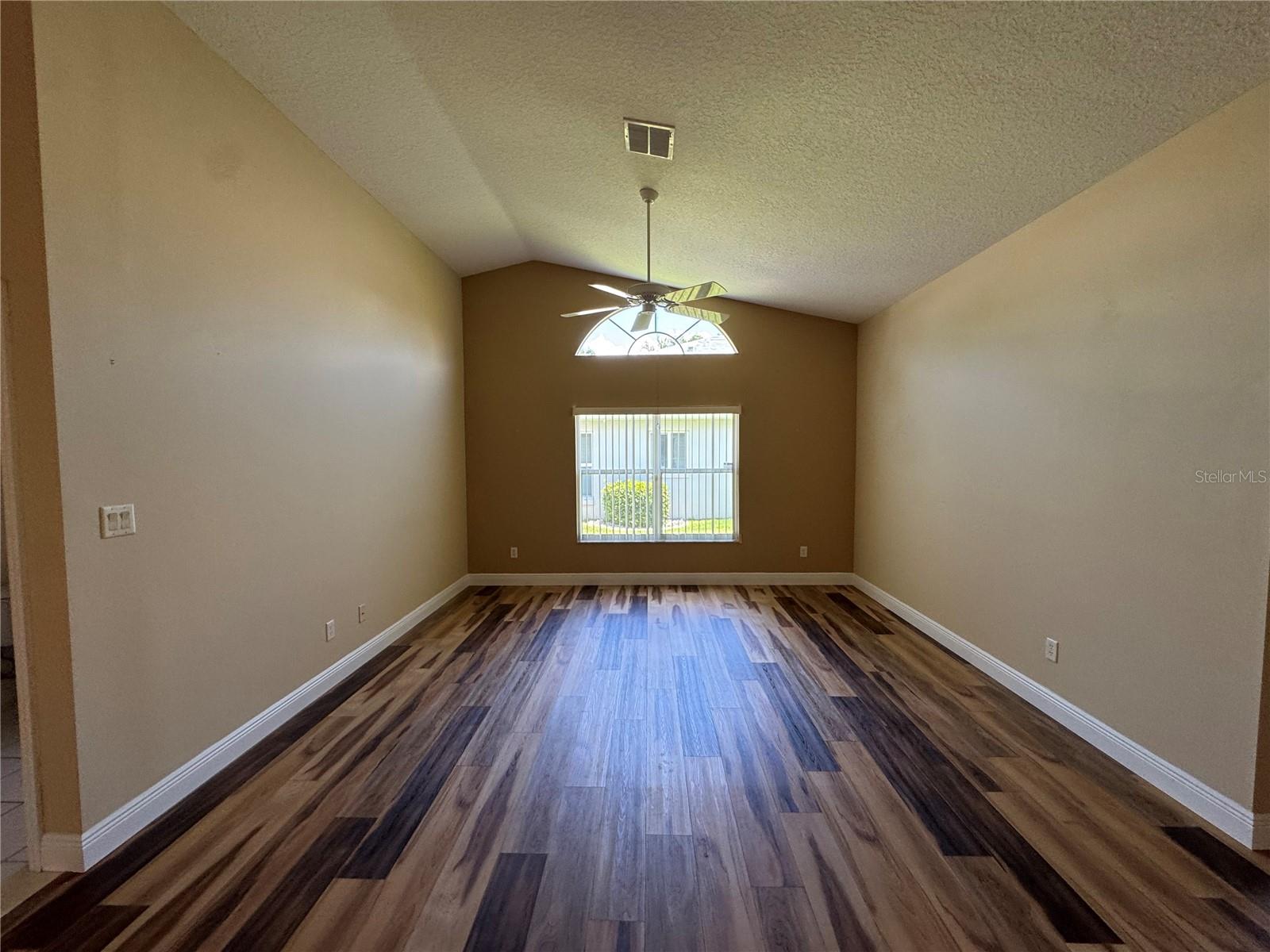 Image 9 of 33 For 3807 Plantation Boulevard