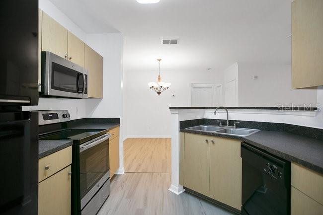 Image 10 of 34 For 710 Siena Palm Drive 104
