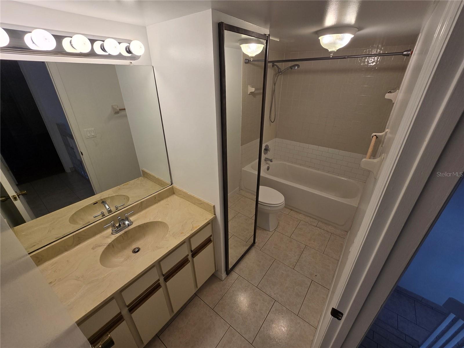Image 18 of 27 For 5288 Cypress Court 439