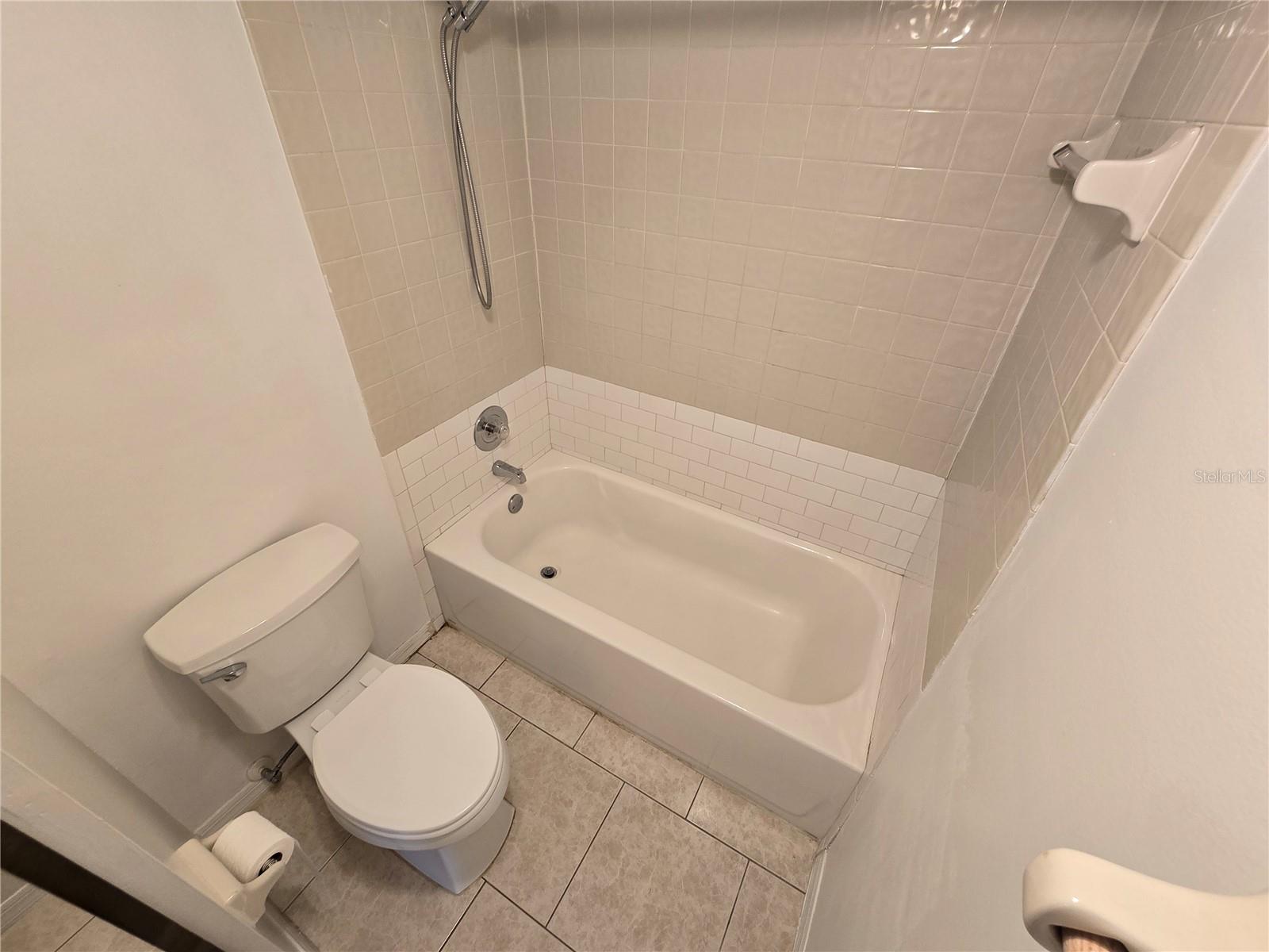 Image 20 of 27 For 5288 Cypress Court 439
