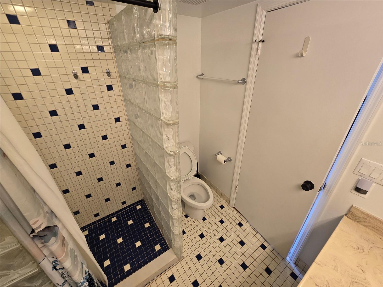 Image 23 of 27 For 5288 Cypress Court 439