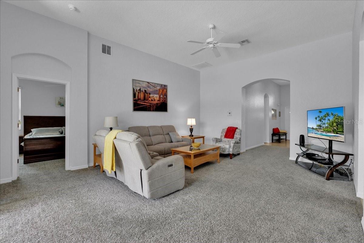 Image 13 of 40 For 1101 Hampton Drive