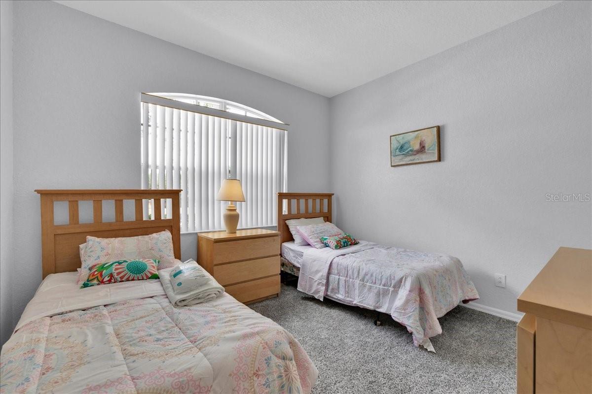 Image 6 of 40 For 1101 Hampton Drive