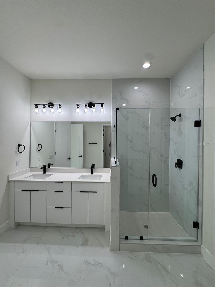 Image 4 of 13 For 16475 Hillsborough Boulevard